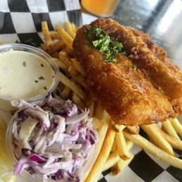 Grandview Cafe signature dishes GV Burger, Fish and Chips, Wings, Pretzel Bites with beer cheese, weekend brunch.